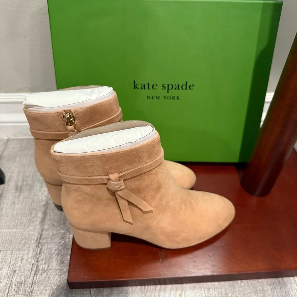 Kate Spade New York Womens Knott Suede‎ Side Bow Booties-Light Fawn
